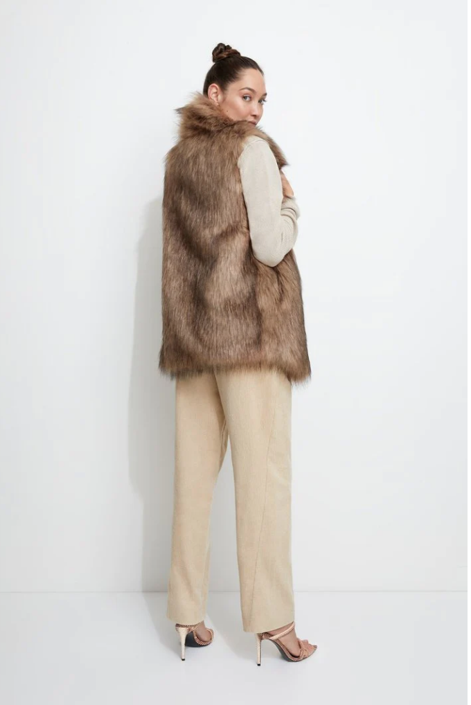 SAMPLE Fascination Vest Mocha - Unreal Fur
